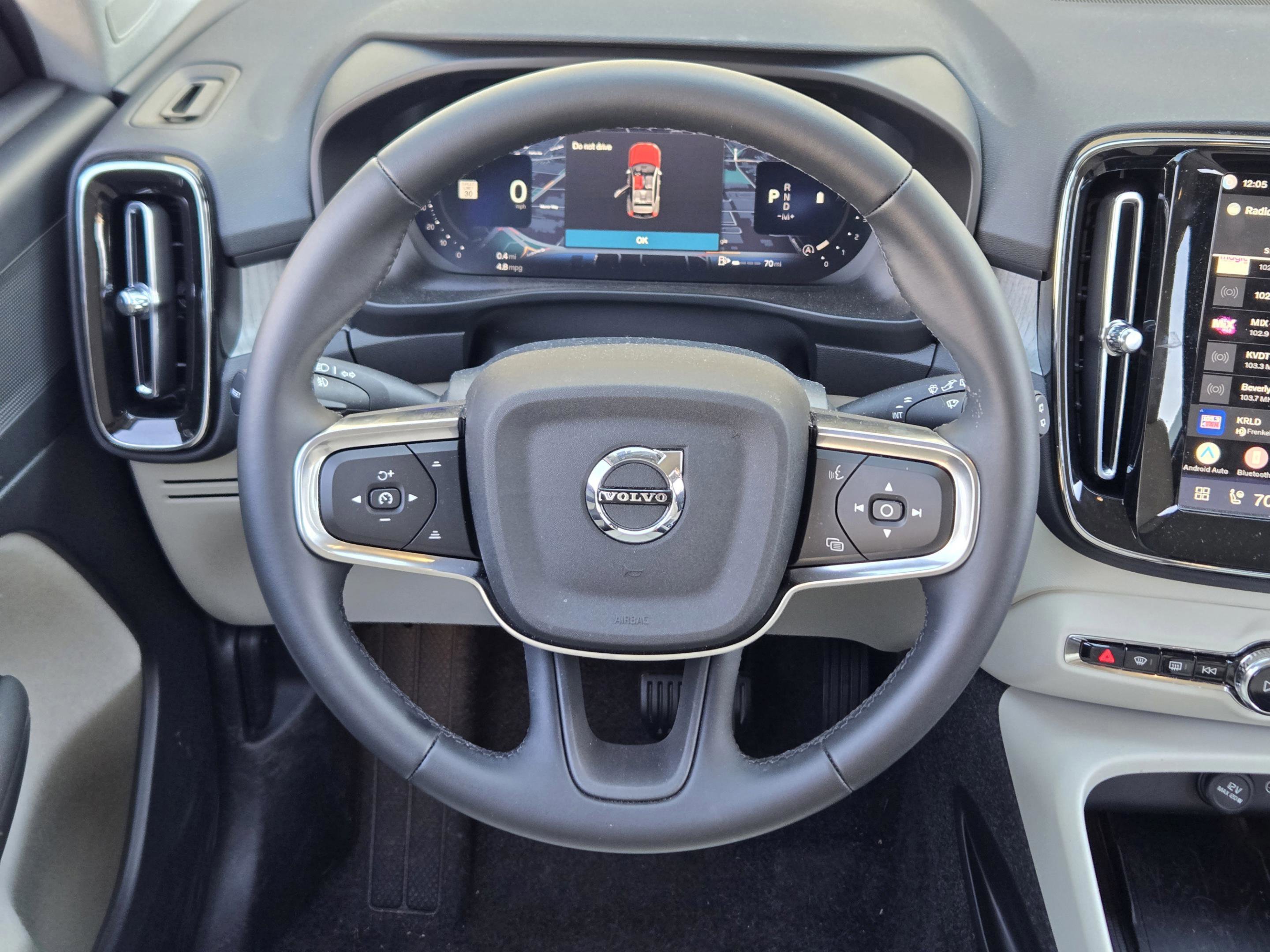 Used 2026 Volvo XC40 B5 Plus w/ Protection Package Premier image 25