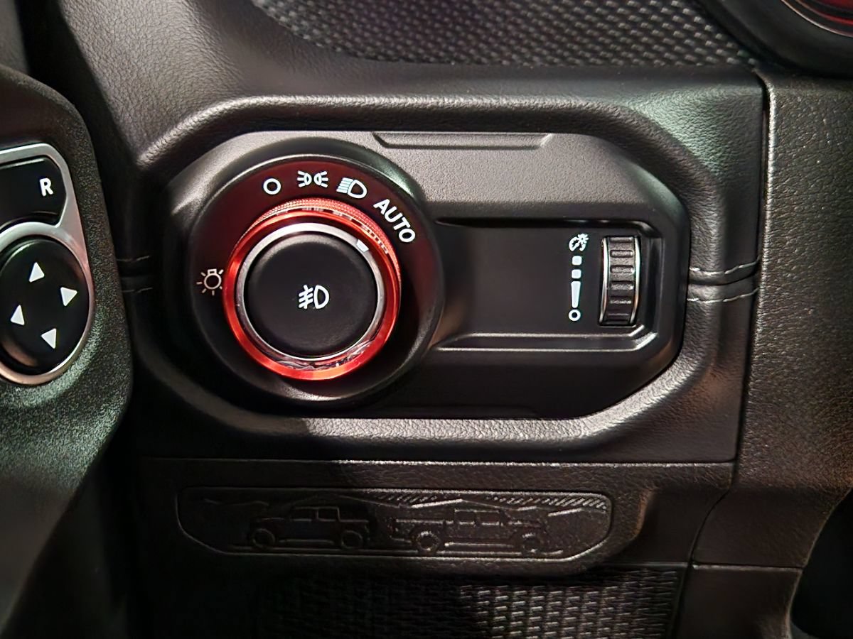 Used 2024 Jeep Wrangler Unlimited Rubicon w/ Technology Group AWD/4WD image 43