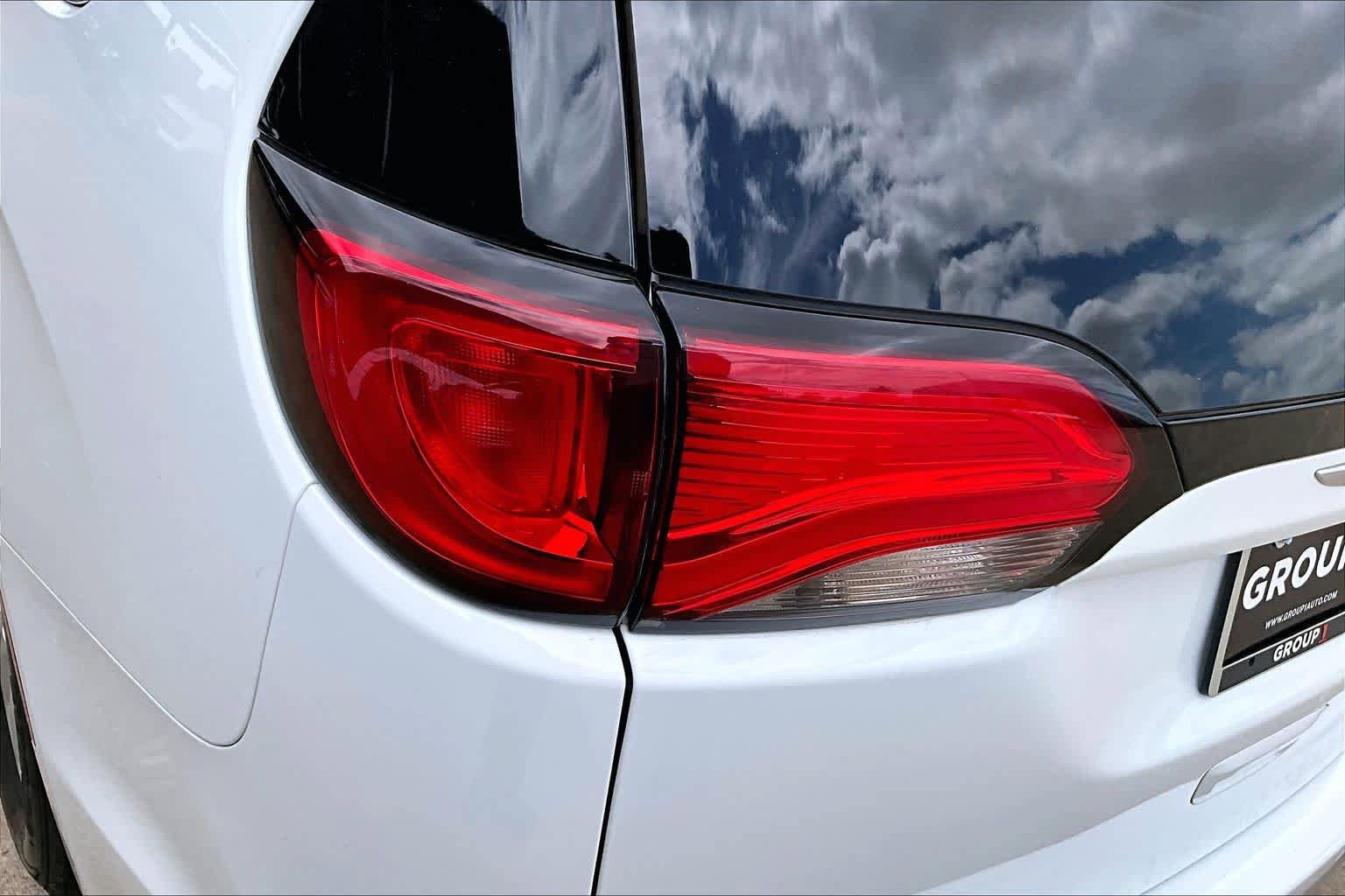 Used 2020 Chrysler Pacifica Touring FWD image 26