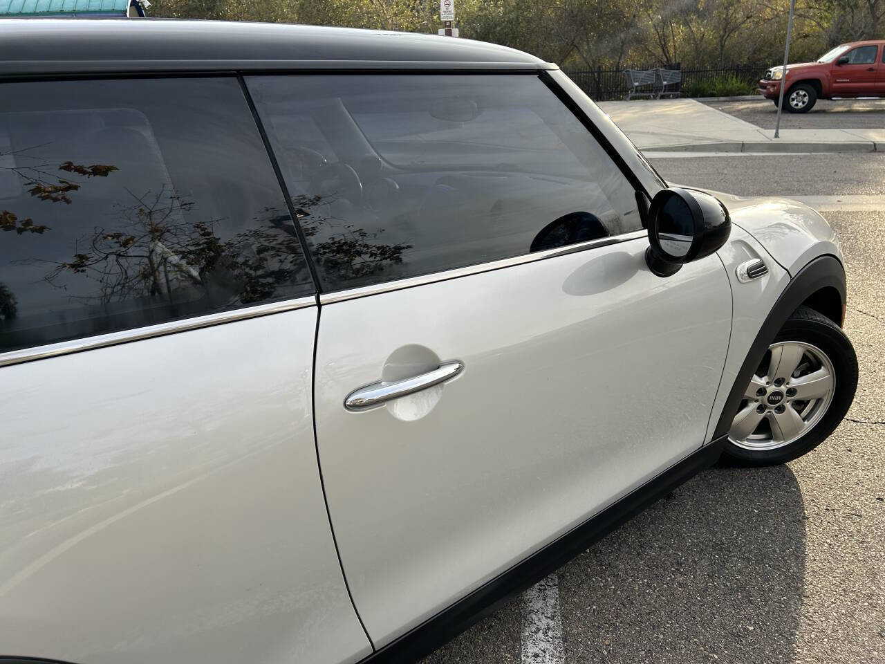 Used 2014 MINI Cooper 2-Door Hardtop w/ Premium Package image 17