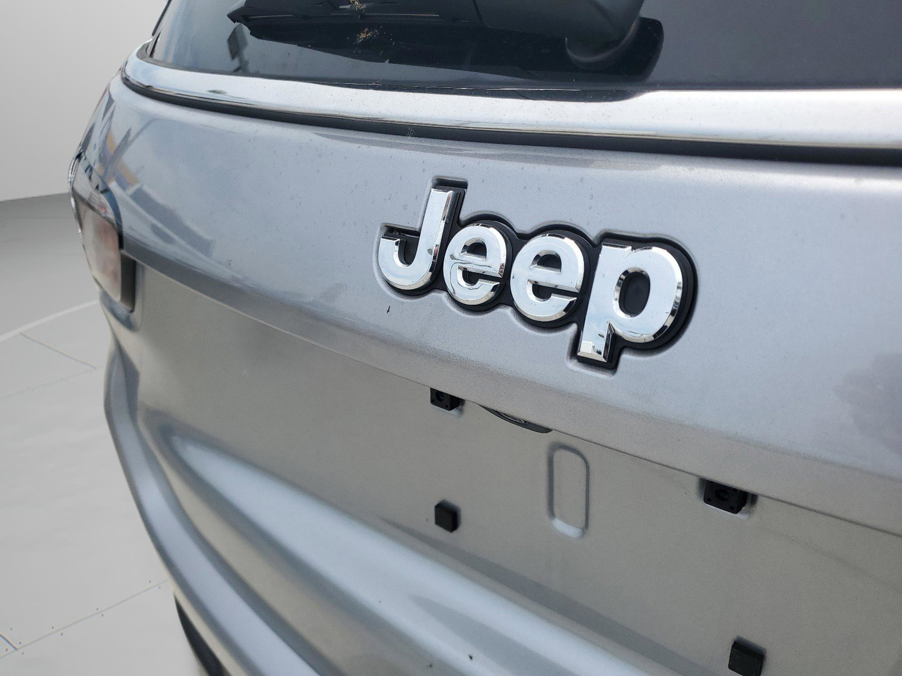 Certified 2021 Jeep Compass Latitude w/ Sun and Sound Group FWD image 32