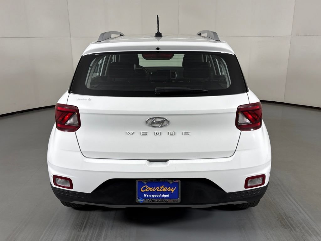 Used 2025 Hyundai Venue SEL FWD image 7