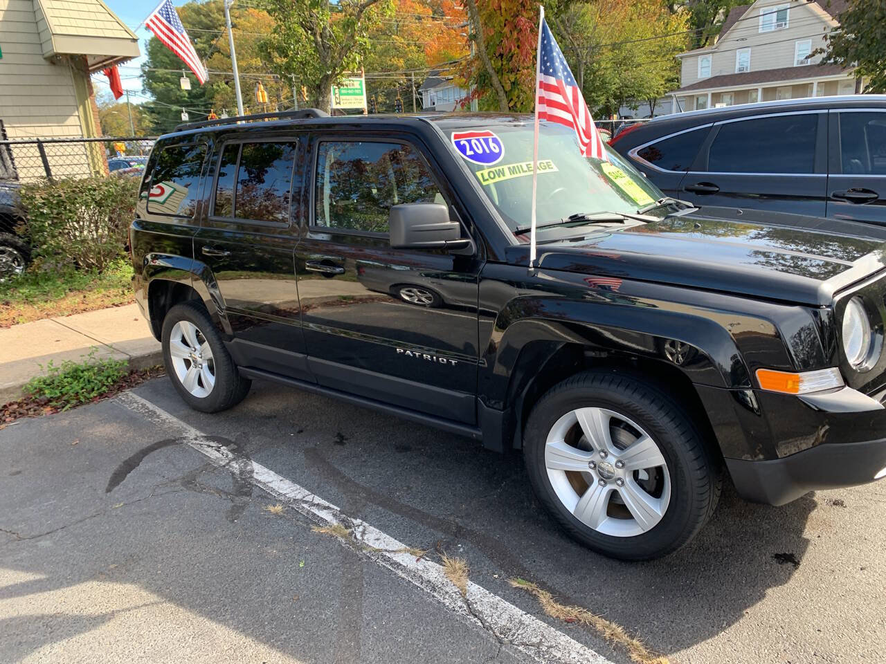 Used 2016 Jeep Patriot Latitude AWD/4WD image 3