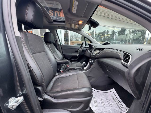 Used 2018 Chevrolet Trax LT w/ Sun & Sound Package image 12