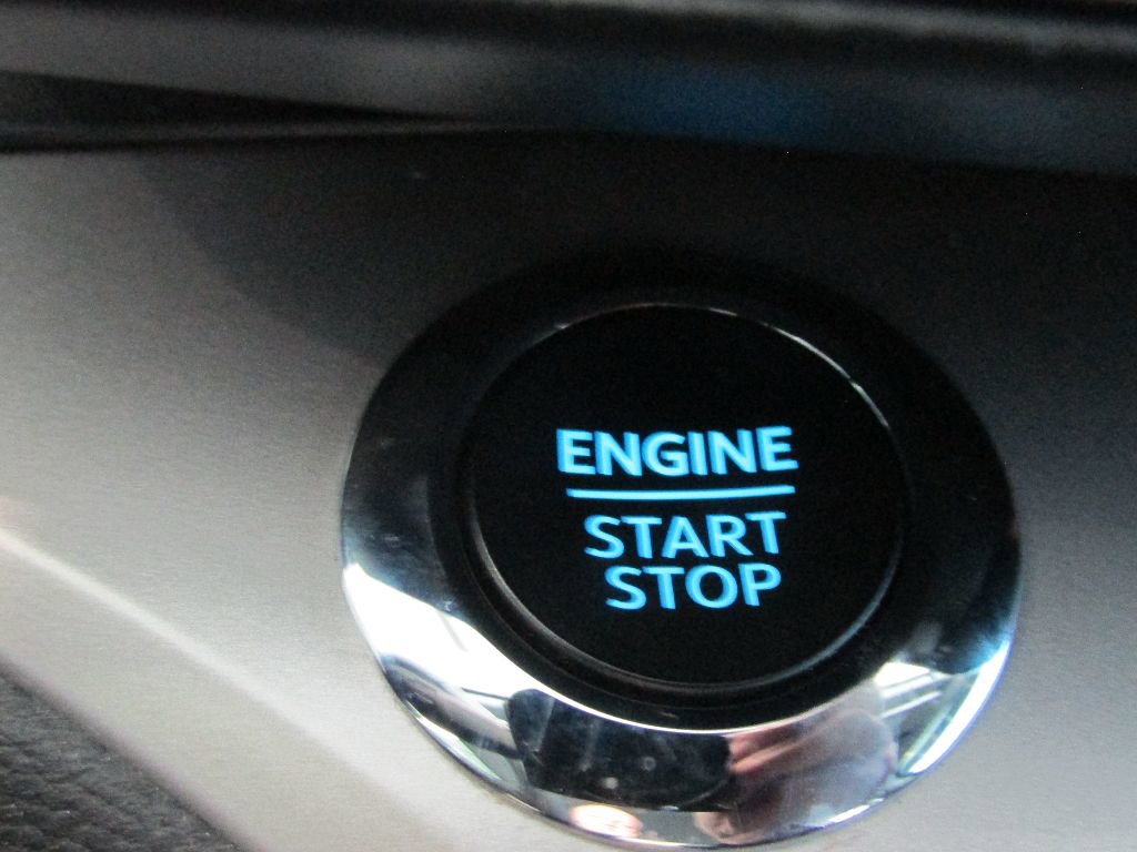 Used 2024 Ford Explorer XLT w/ Equipment Group 202A image 24