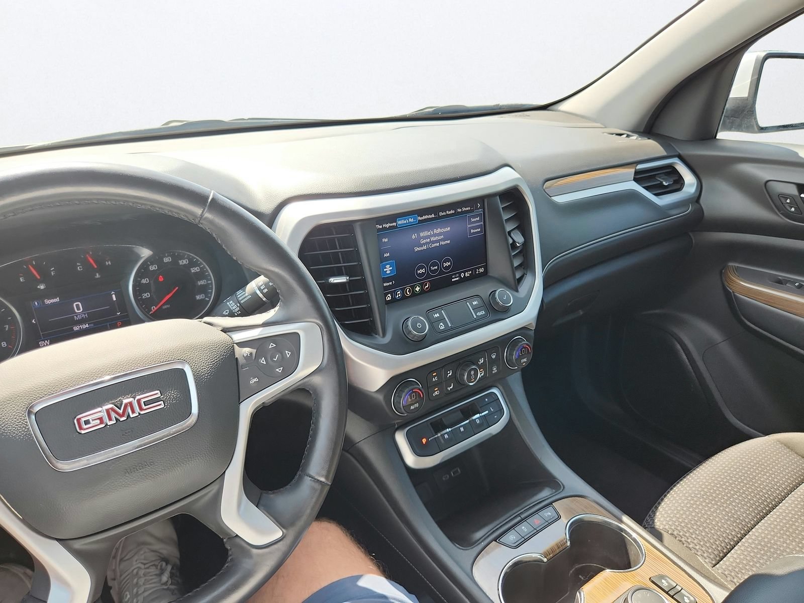 Used 2020 GMC Acadia SLE w/ Driver Convenience Package AWD/4WD image 19