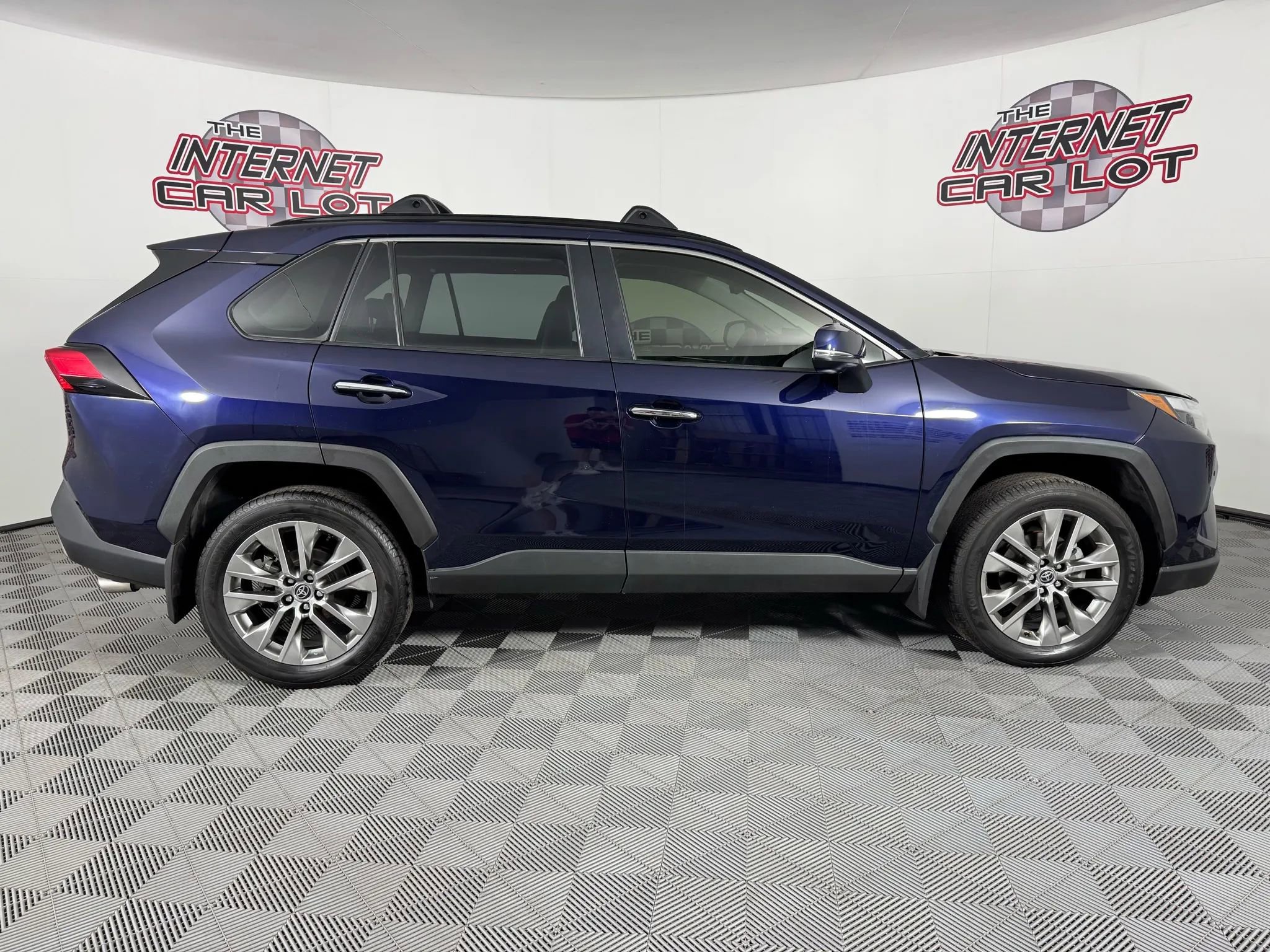 Used 2023 Toyota RAV4 Limited FWD image 8
