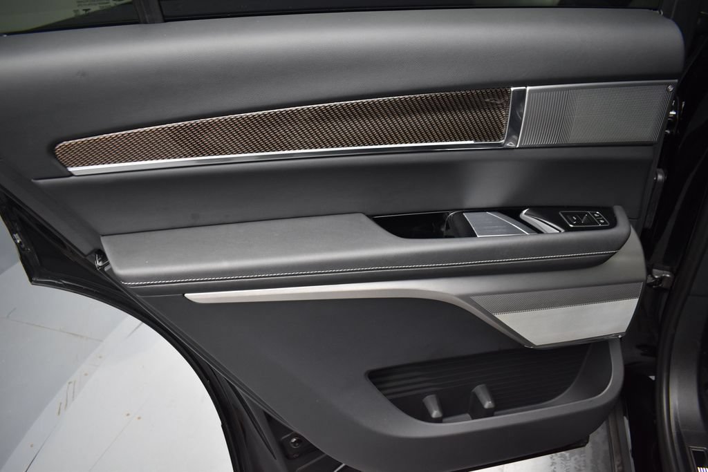 Certified 2026 Cadillac Vistiq Luxury w/ LPO, Floor Liner Package AWD/4WD image 23