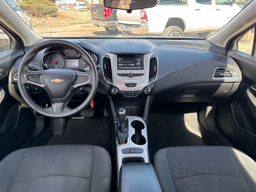 Used 2017 Chevrolet Cruze LS FWD image 20
