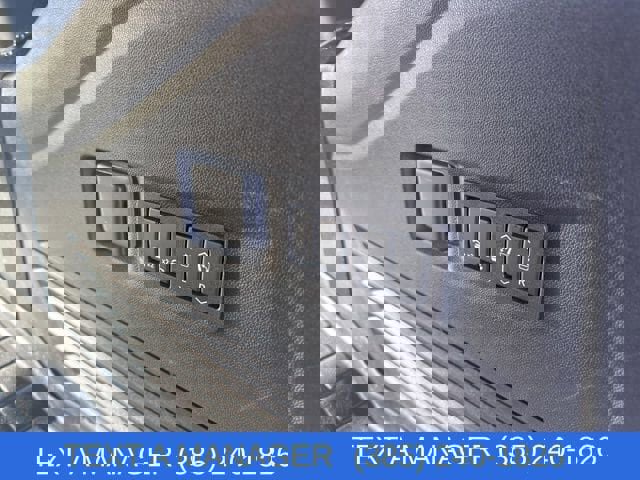 Used 2025 GMC Yukon AT4 w/ AT4 Premium Plus Package image 13