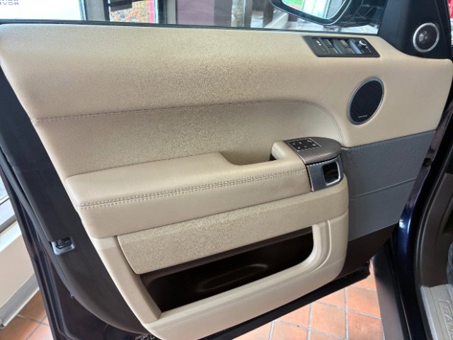 Used 2017 Land Rover Range Rover Sport HSE image 17