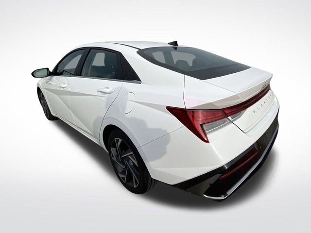 Used 2024 Hyundai Elantra Limited image 7