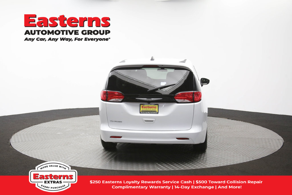 Used 2022 Chrysler Voyager LX FWD image 37