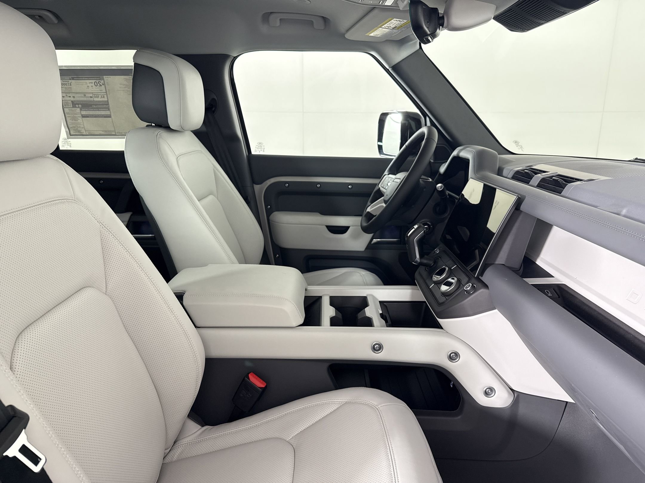 New 2026 Land Rover Defender 110 X-Dynamic SE AWD/4WD image 28