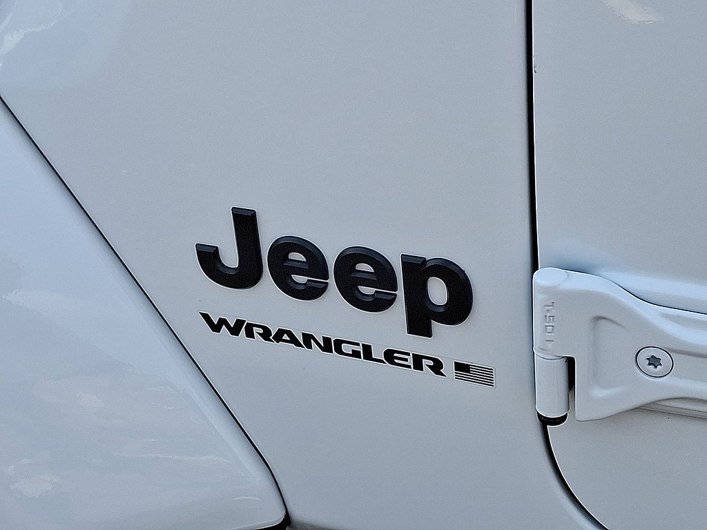 Used 2025 Jeep Wrangler Unlimited Sahara AWD/4WD image 19