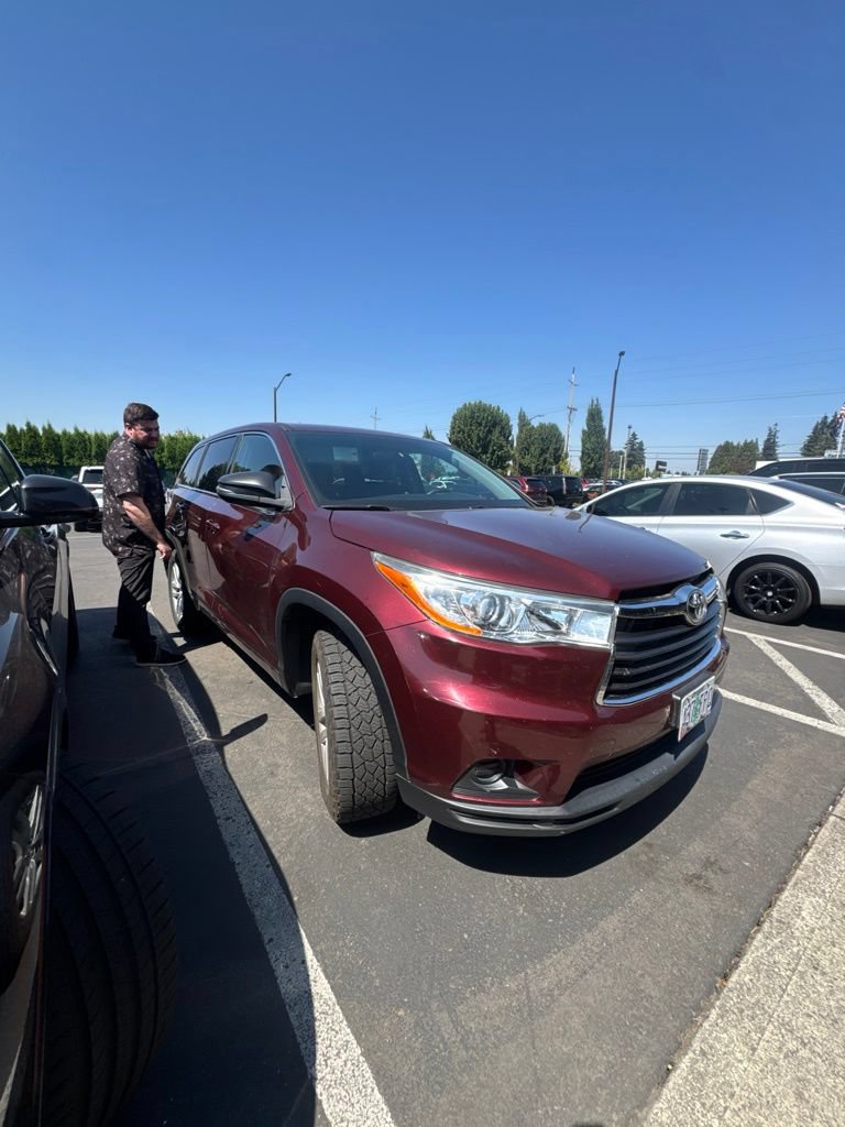 Used 2014 Toyota Highlander LE