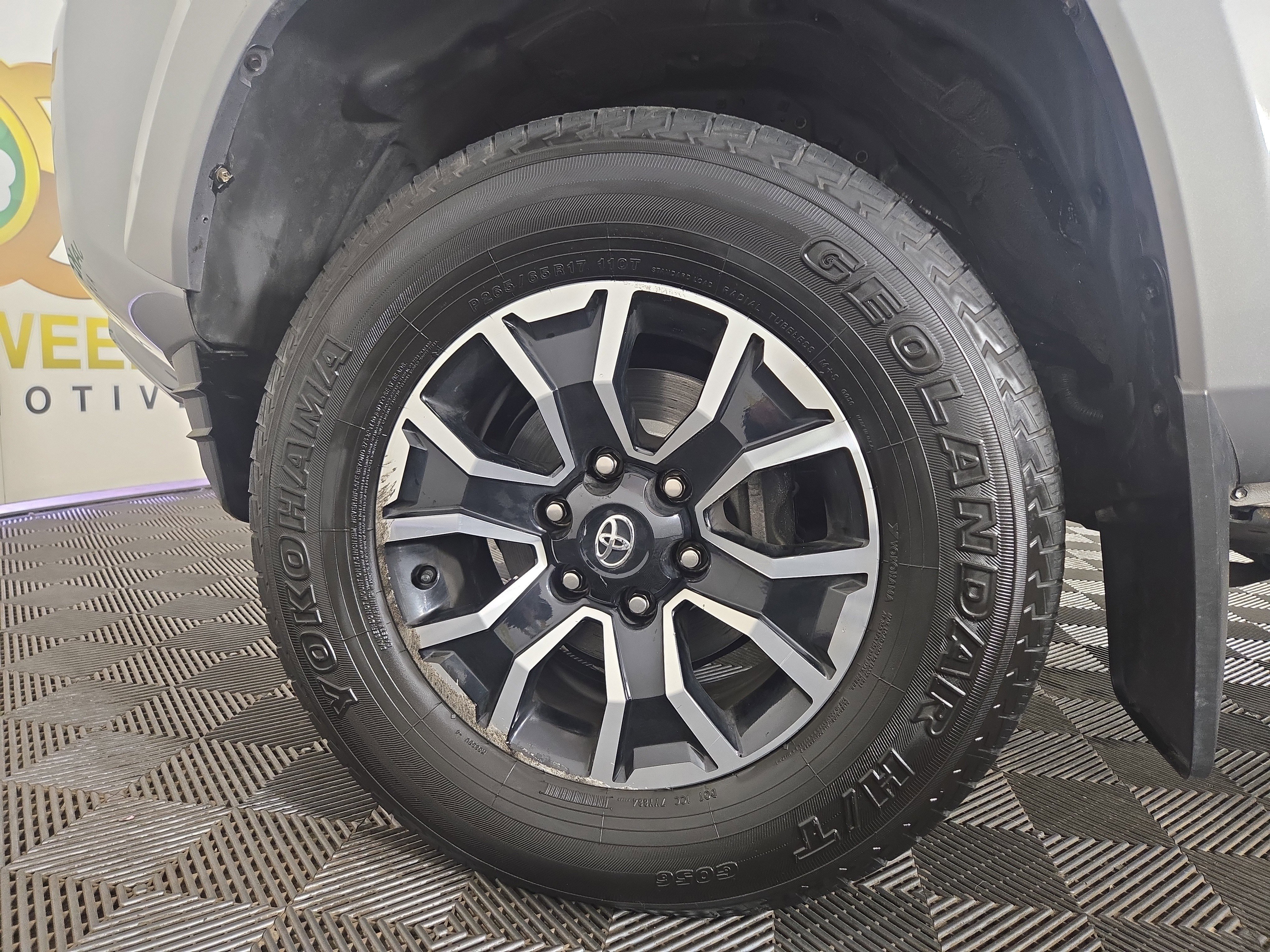 Used 2021 Toyota Tacoma TRD Sport w/ Technology Package image 30