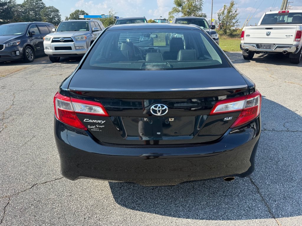 Used 2014 Toyota Camry SE FWD image 6