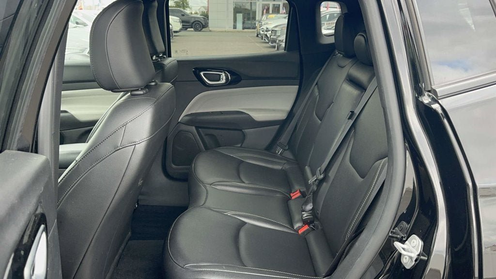 Used 2025 Jeep Compass Limited AWD/4WD image 14