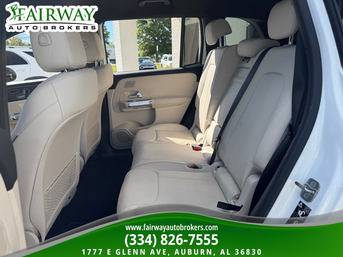 Used 2025 Mercedes-Benz GLB 250 w/ Exclusive Package image 11