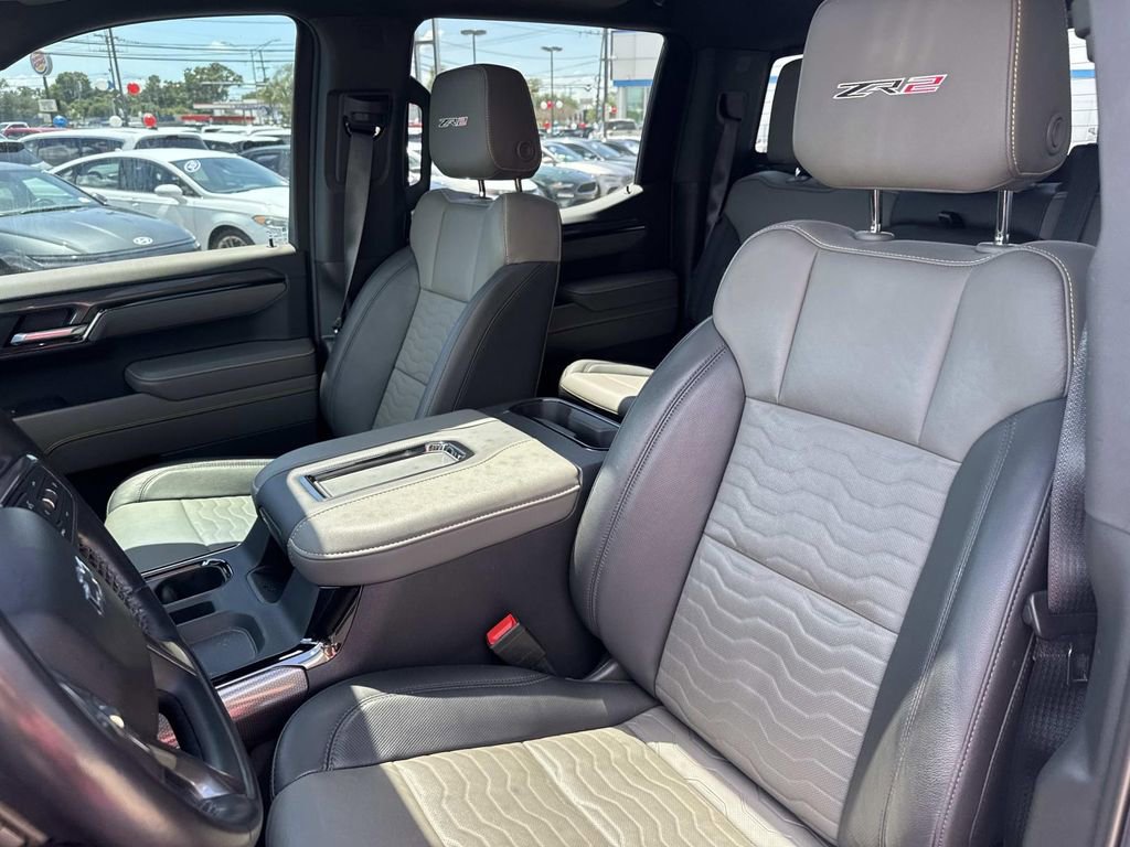 Used 2022 Chevrolet Silverado 1500 ZR2 w/ Technology Package image 17