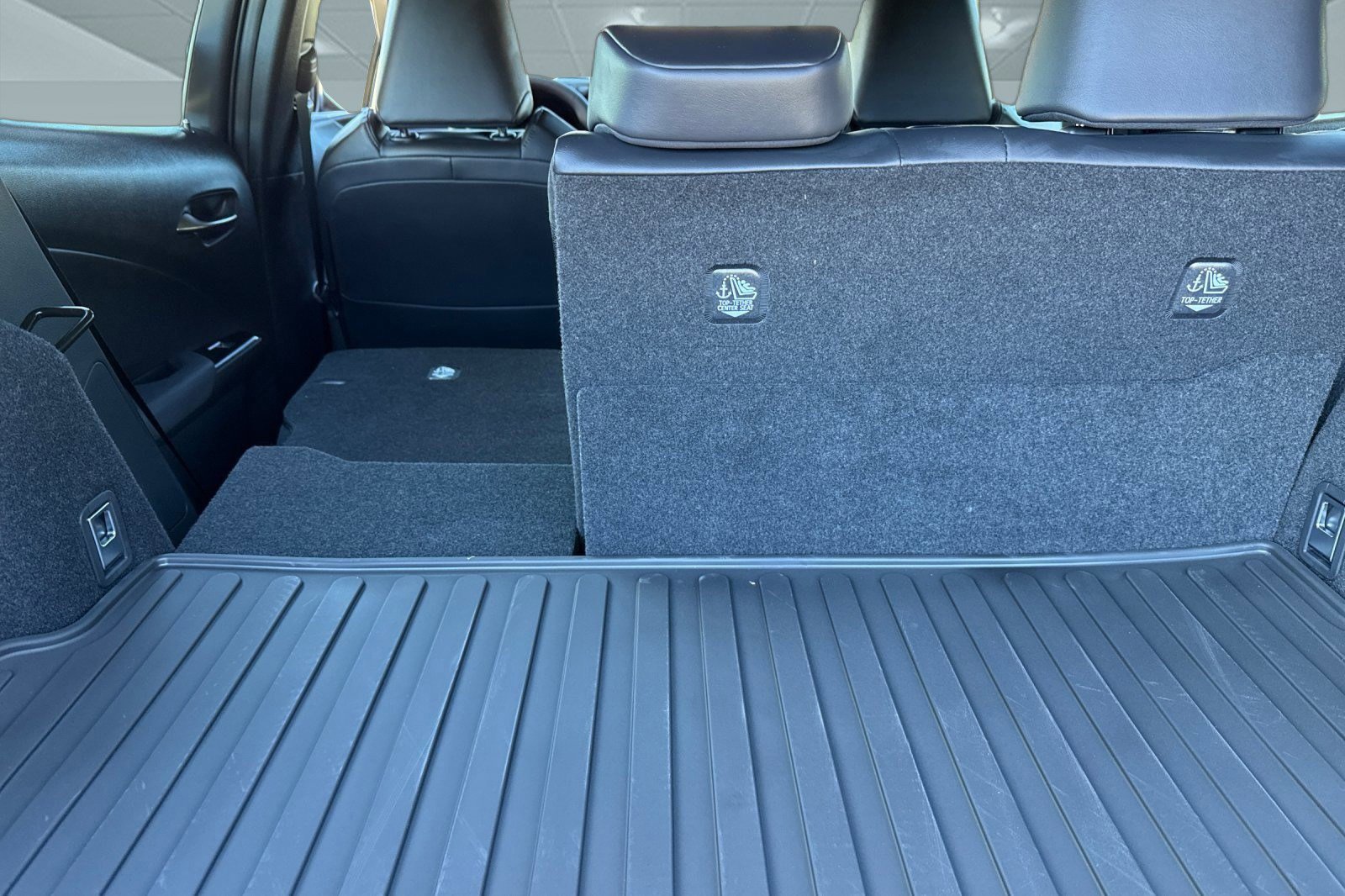 New 2026 Lexus UX 300h AWD image 25