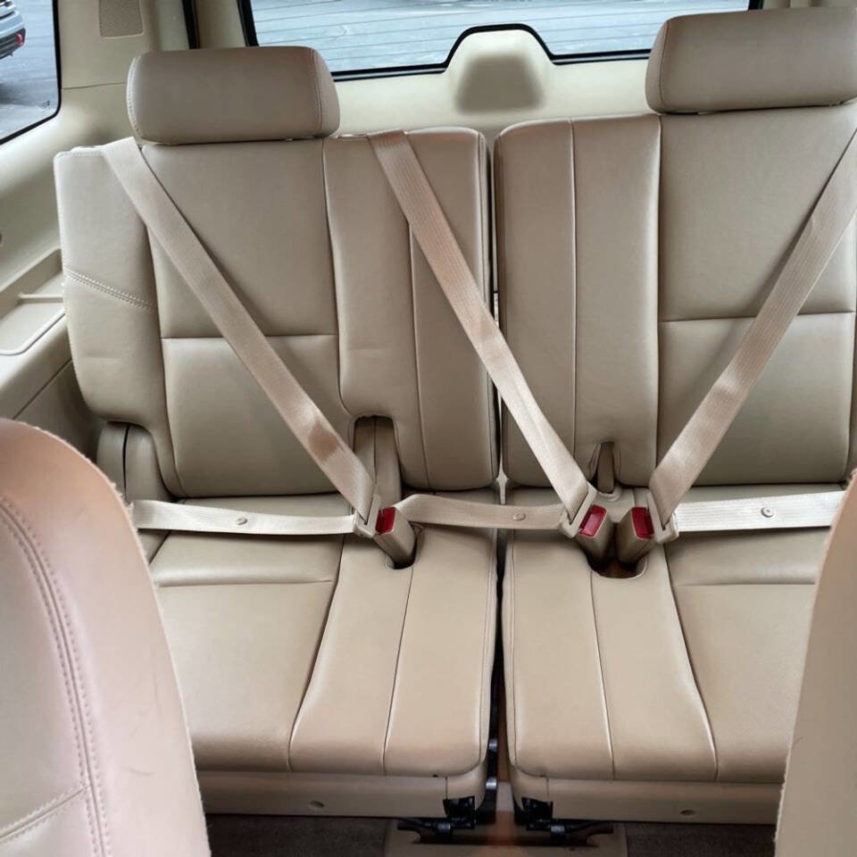 Used 2011 GMC Yukon XL Denali AWD/4WD image 16