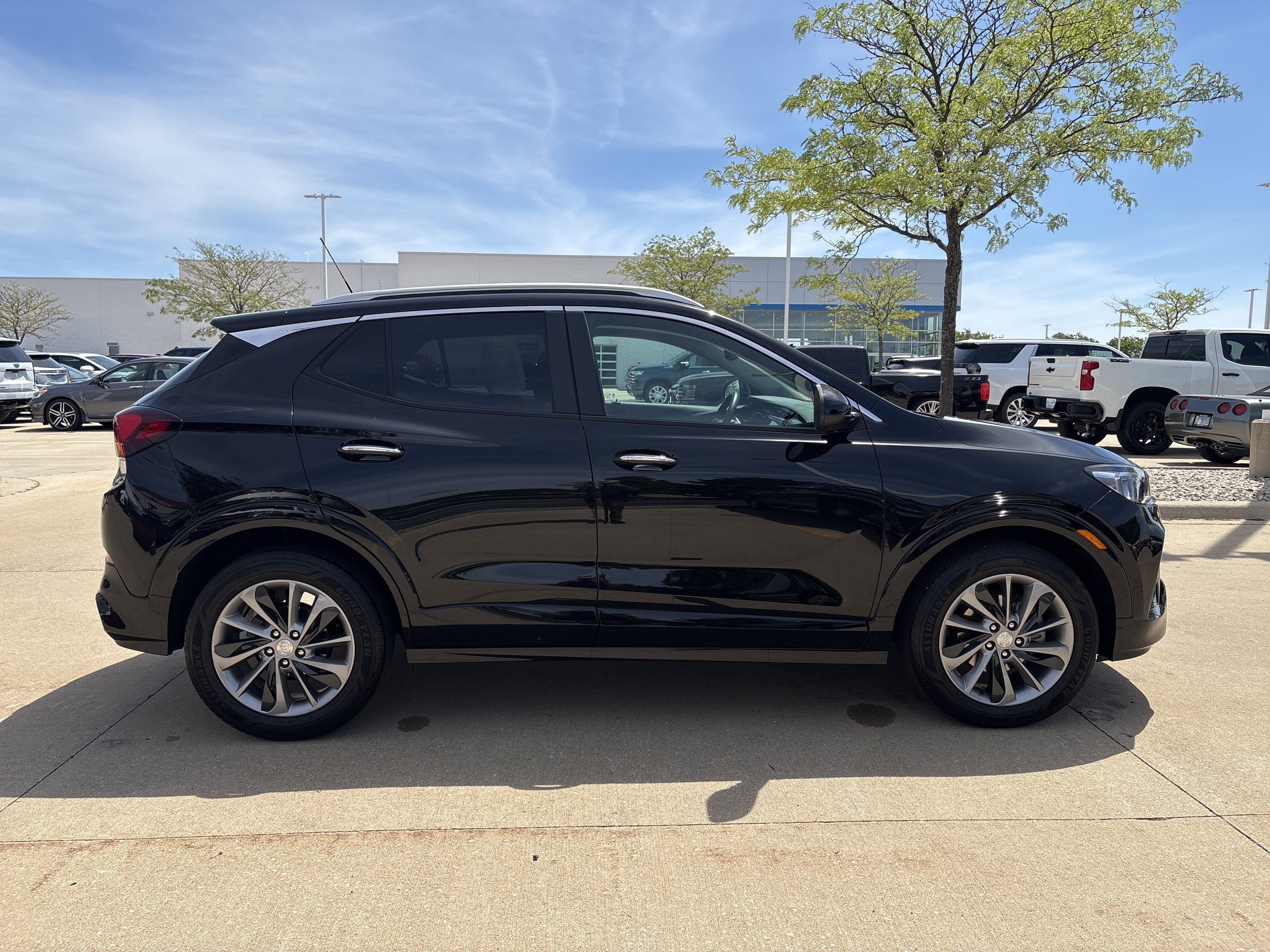 Used 2023 Buick Encore GX Select w/ Sport Touring Package FWD image 8