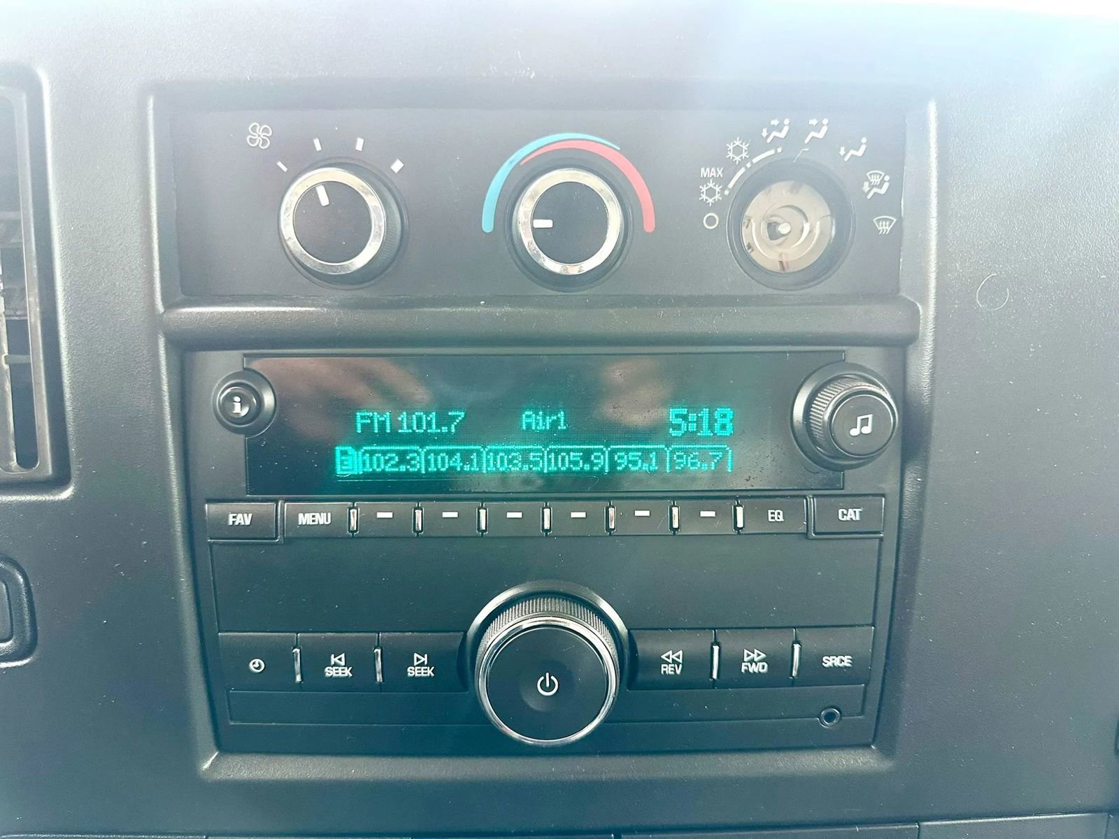 Used 2017 Chevrolet Express 2500 RWD image 13
