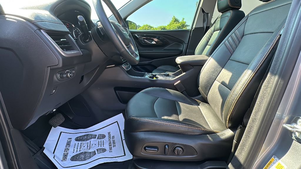 Used 2024 GMC Terrain AT4 image 10