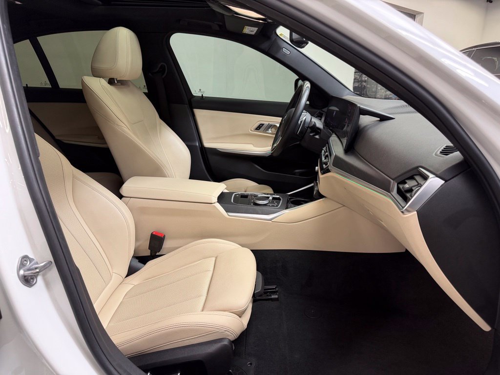 Used 2023 BMW 330i Sedan w/ Driving Assistance Package RWD image 11