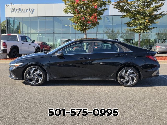 Used 2025 Hyundai Elantra SEL FWD image 2