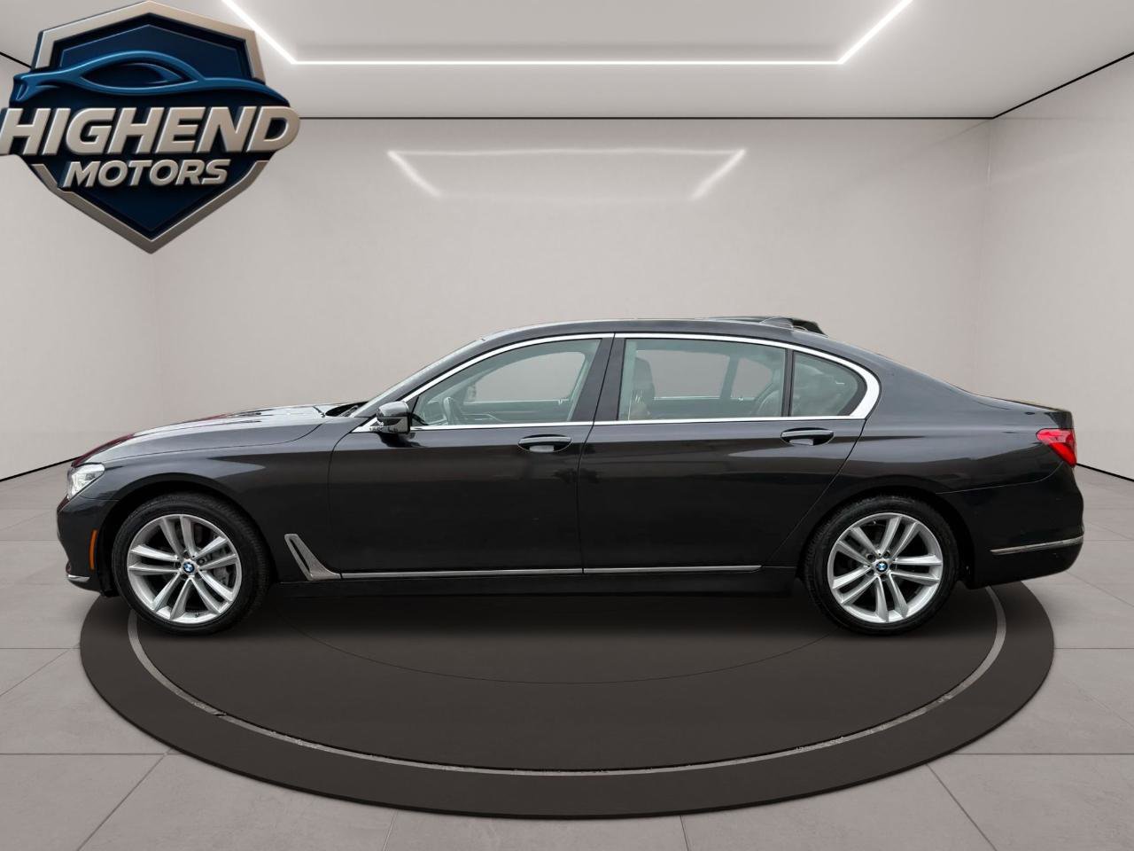 Used 2018 BMW 750i xDrive AWD/4WD image 4
