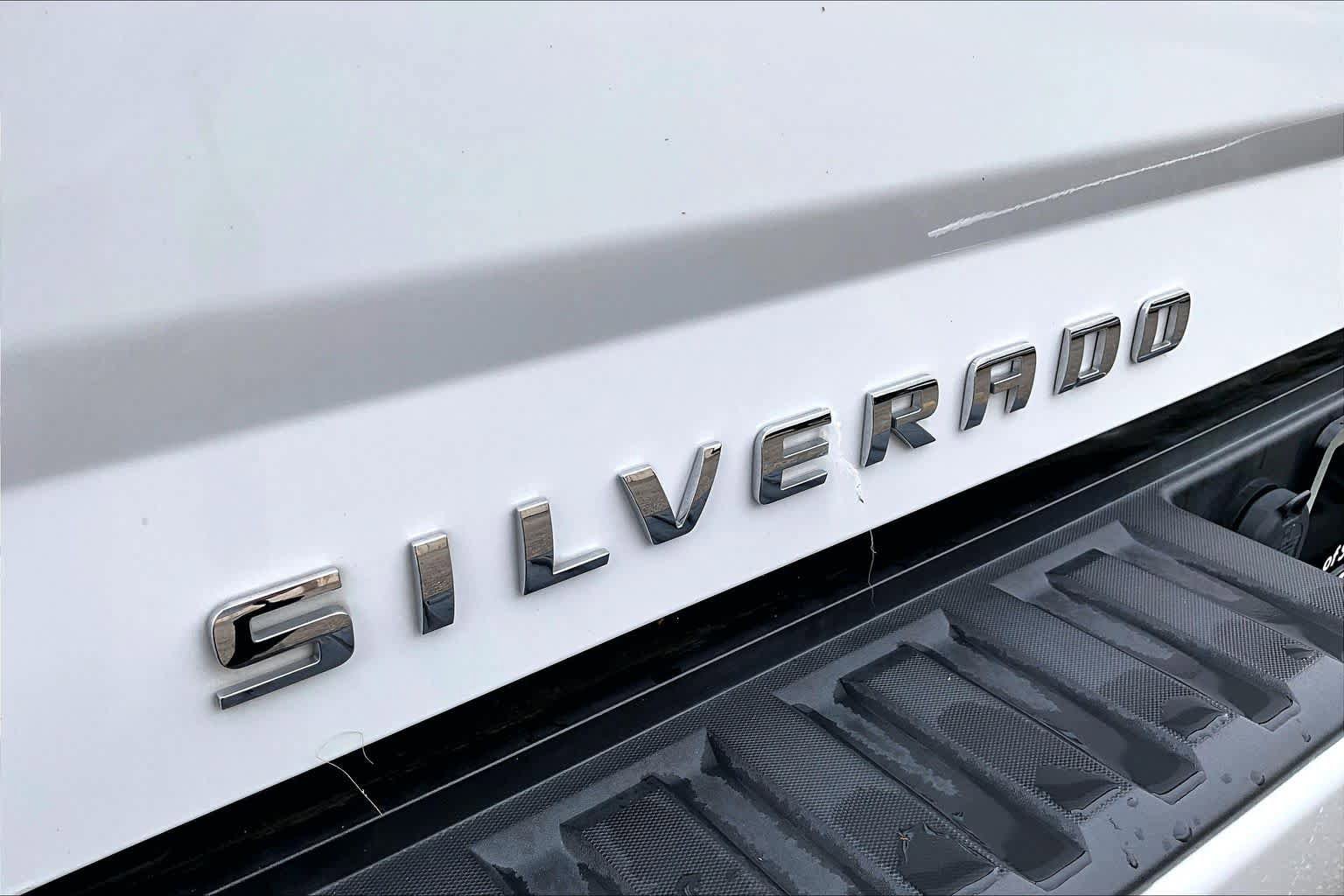 Used 2015 Chevrolet Silverado 1500 LT w/ Custom Sport Edition image 31