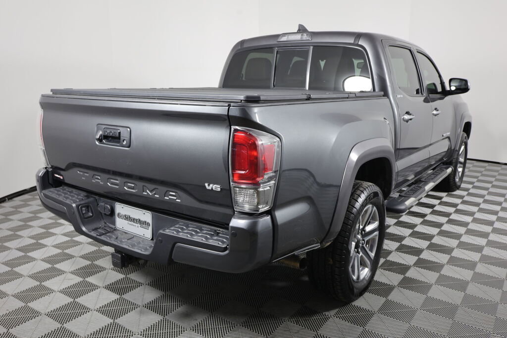 Used 2016 Toyota Tacoma Limited w/ Towing Package RWD image 2