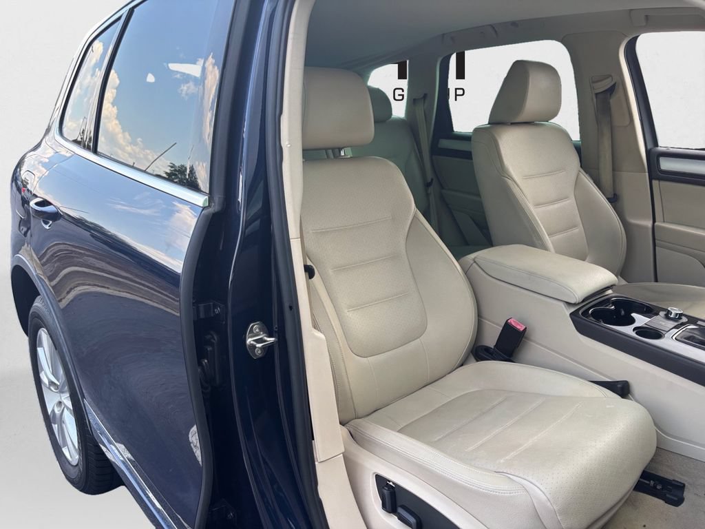 Used 2013 Volkswagen Touareg TDI AWD/4WD image 29
