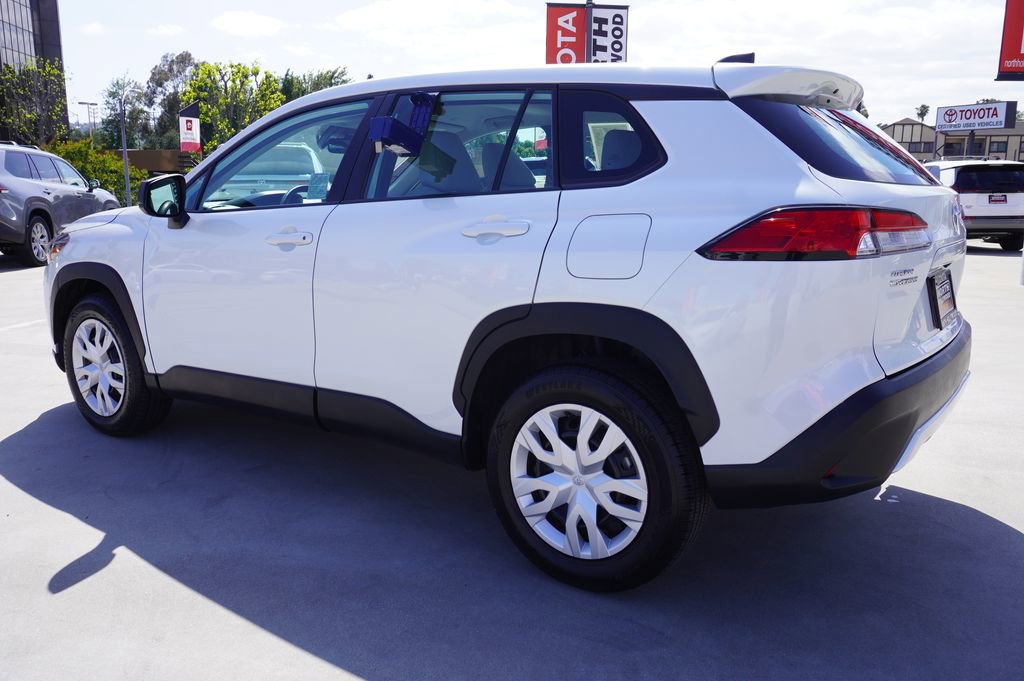 Certified 2024 Toyota Corolla Cross L FWD image 5