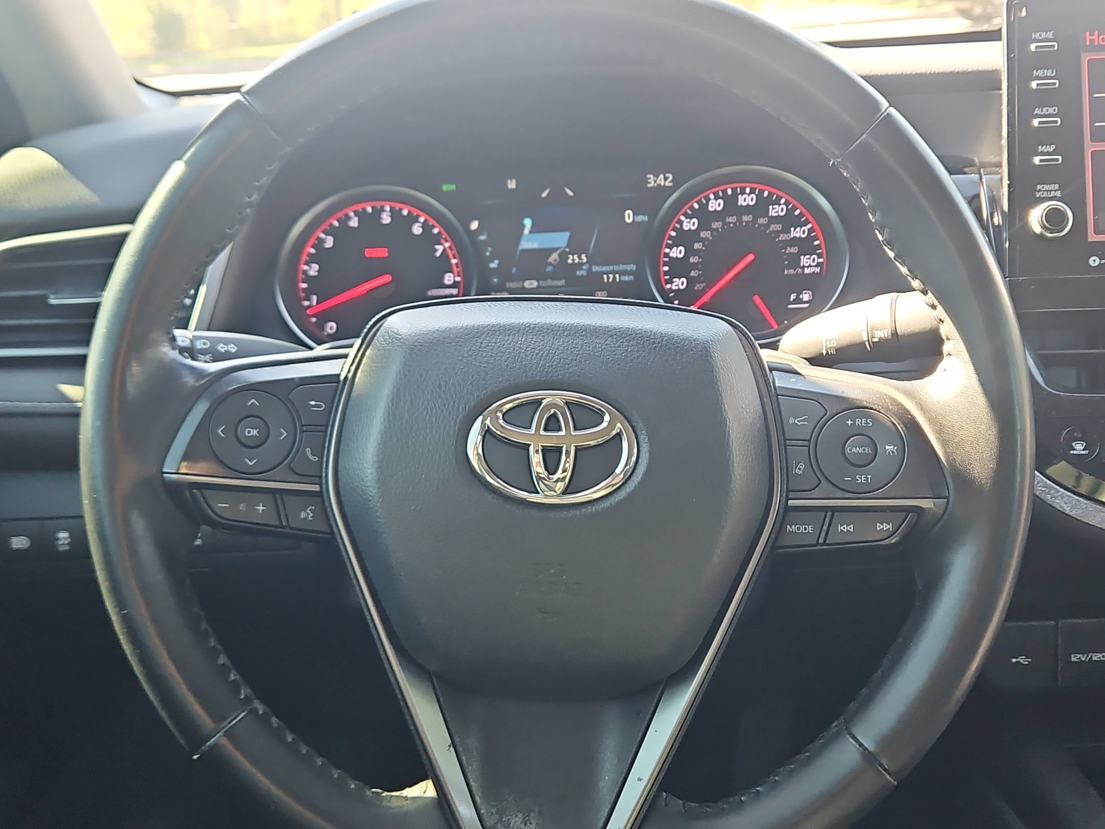 Used 2023 Toyota Camry XSE FWD image 27
