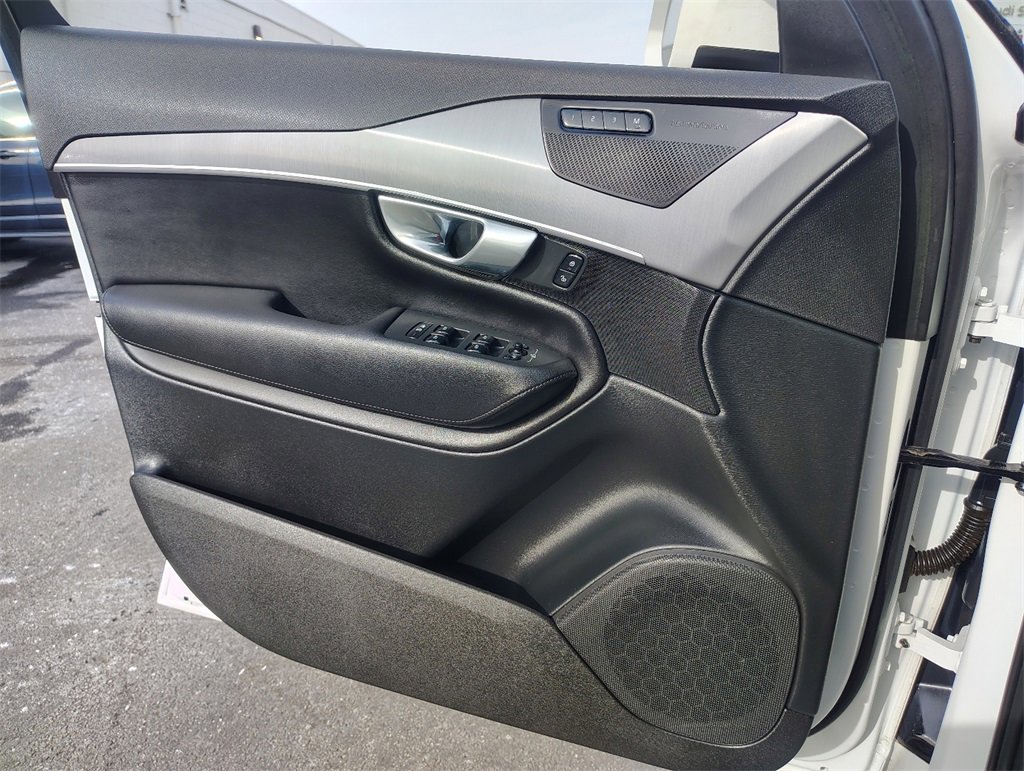 Certified 2023 Volvo XC90 B5 Core w/ Protection Package Premier image 8