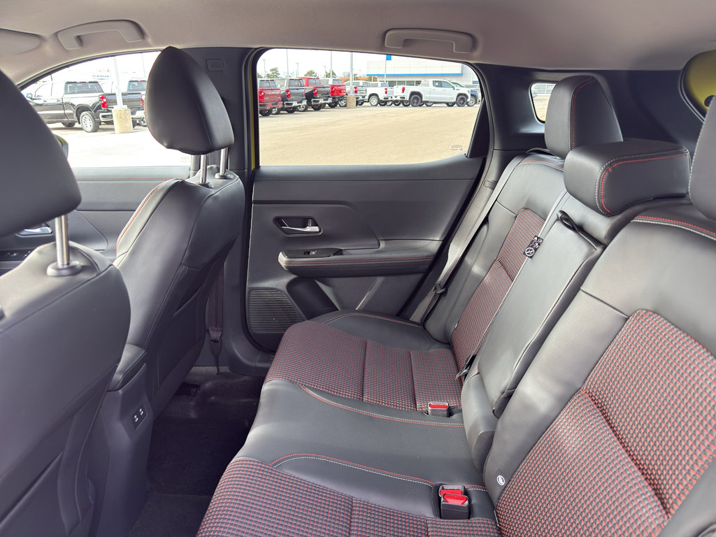 Used 2025 Nissan Kicks SR image 32