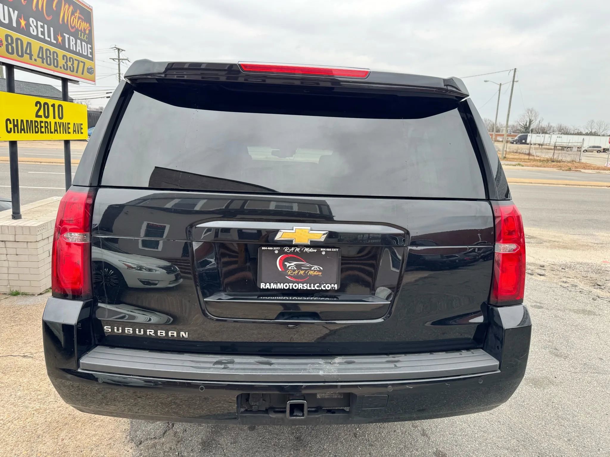 Used 2018 Chevrolet Suburban LT image 5