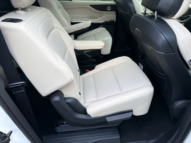 New 2027 Lincoln Navigator L Reserve AWD/4WD image 16