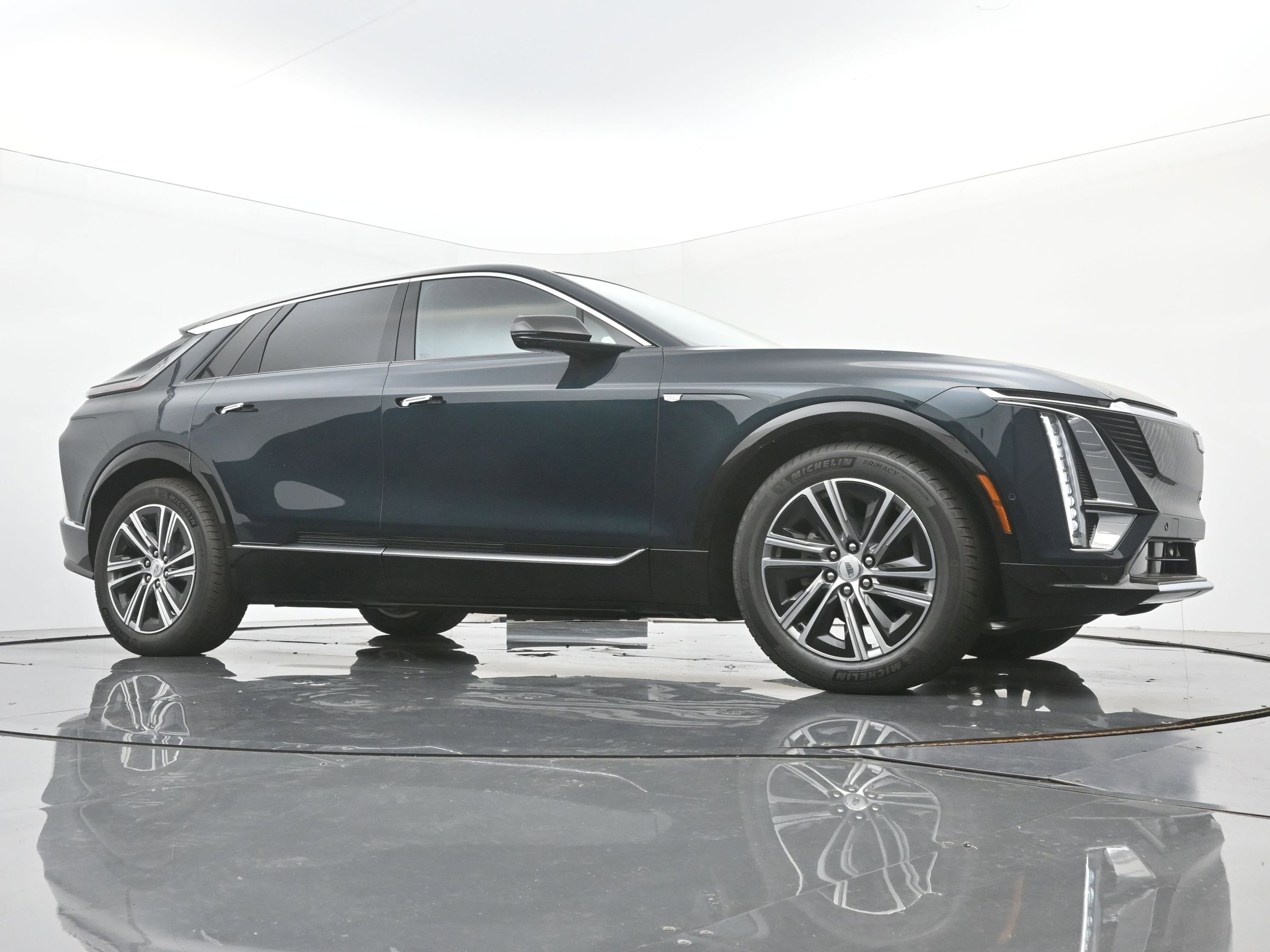 New 2025 Cadillac Lyriq Luxury image 21