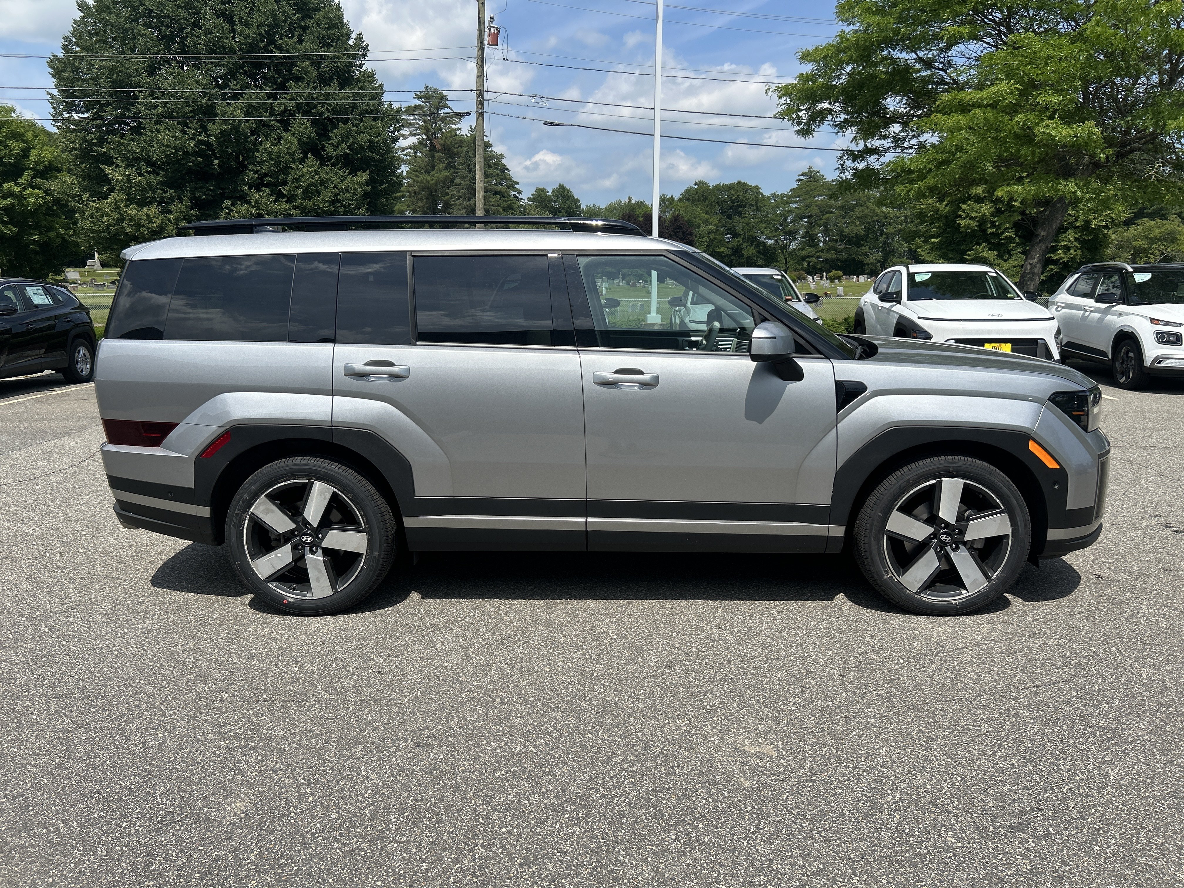 Certified 2024 Hyundai Santa Fe Limited AWD/4WD image 4