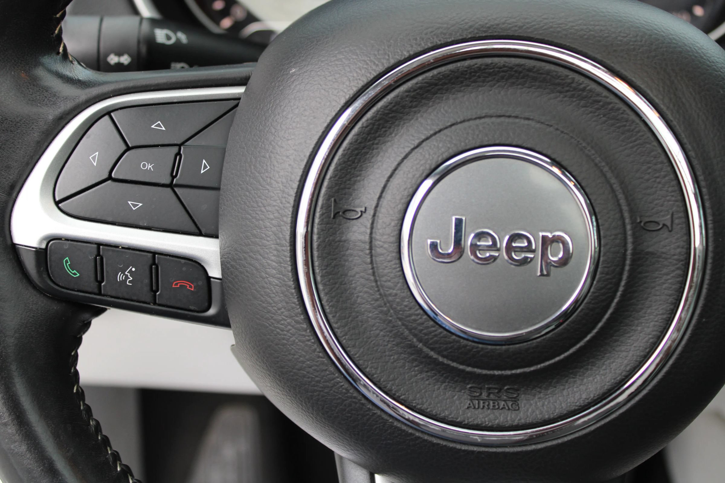 Used 2019 Jeep Compass Latitude FWD image 14