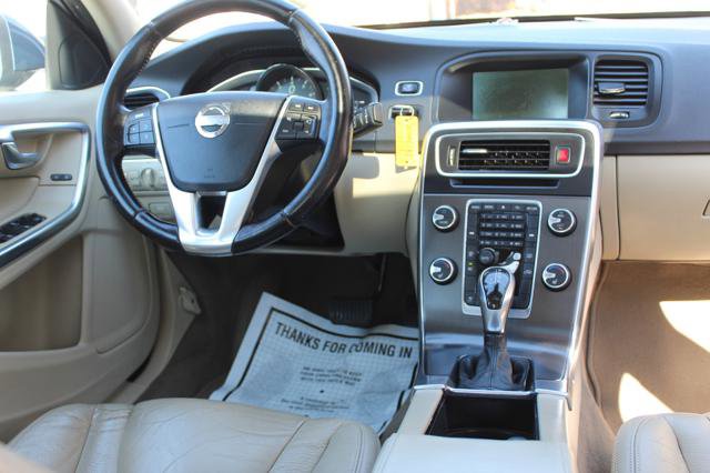 Used 2014 Volvo S60 T5 image 10