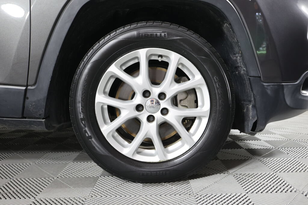 Used 2014 Jeep Cherokee Latitude FWD image 6