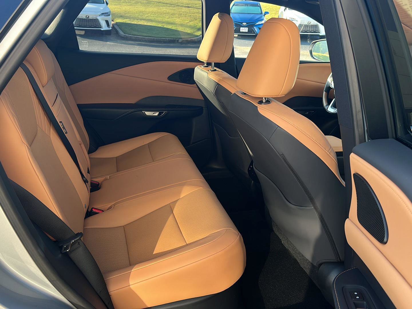 Certified 2025 Lexus RX 350 Premium w/ Accessory Package (Z1) image 12