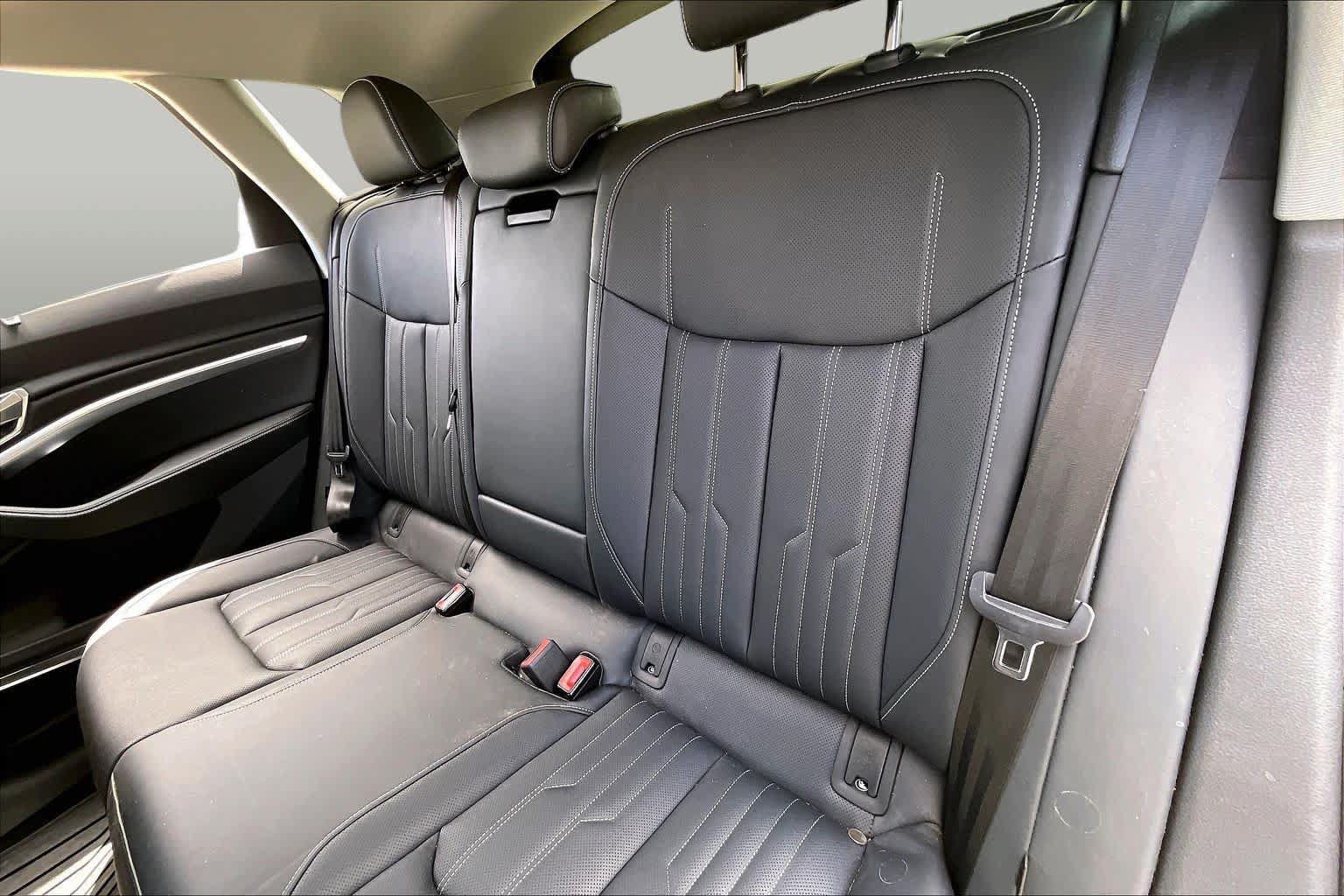 Used 2024 Audi Q8 e-tron Prestige w/ Prestige Package AWD/4WD image 19