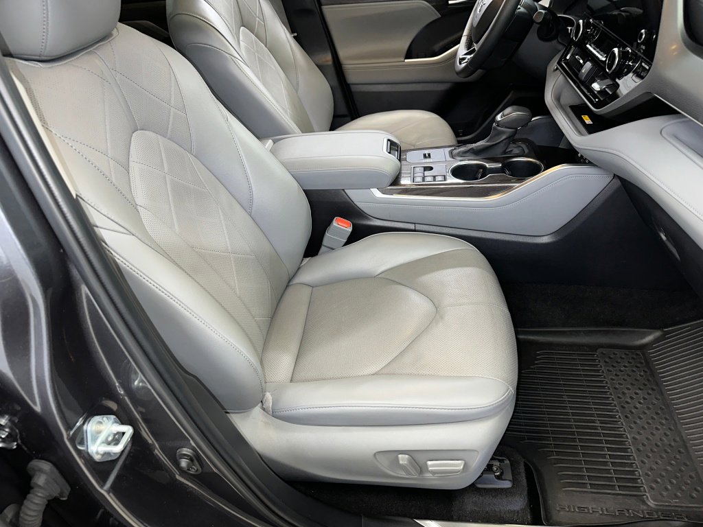 Used 2024 Toyota Highlander Platinum image 36